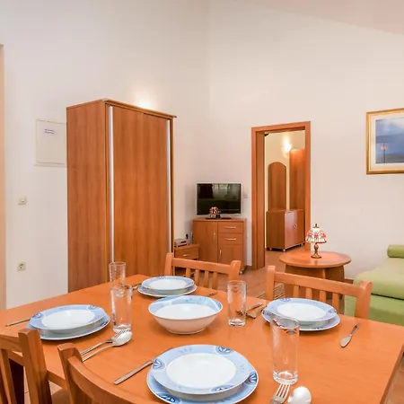 Cozy Apartment In Baska Voda