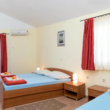 Cozy Apartment In Baska Voda Apartment