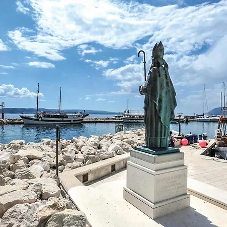Cozy Apartment In Baska Voda Apartment *